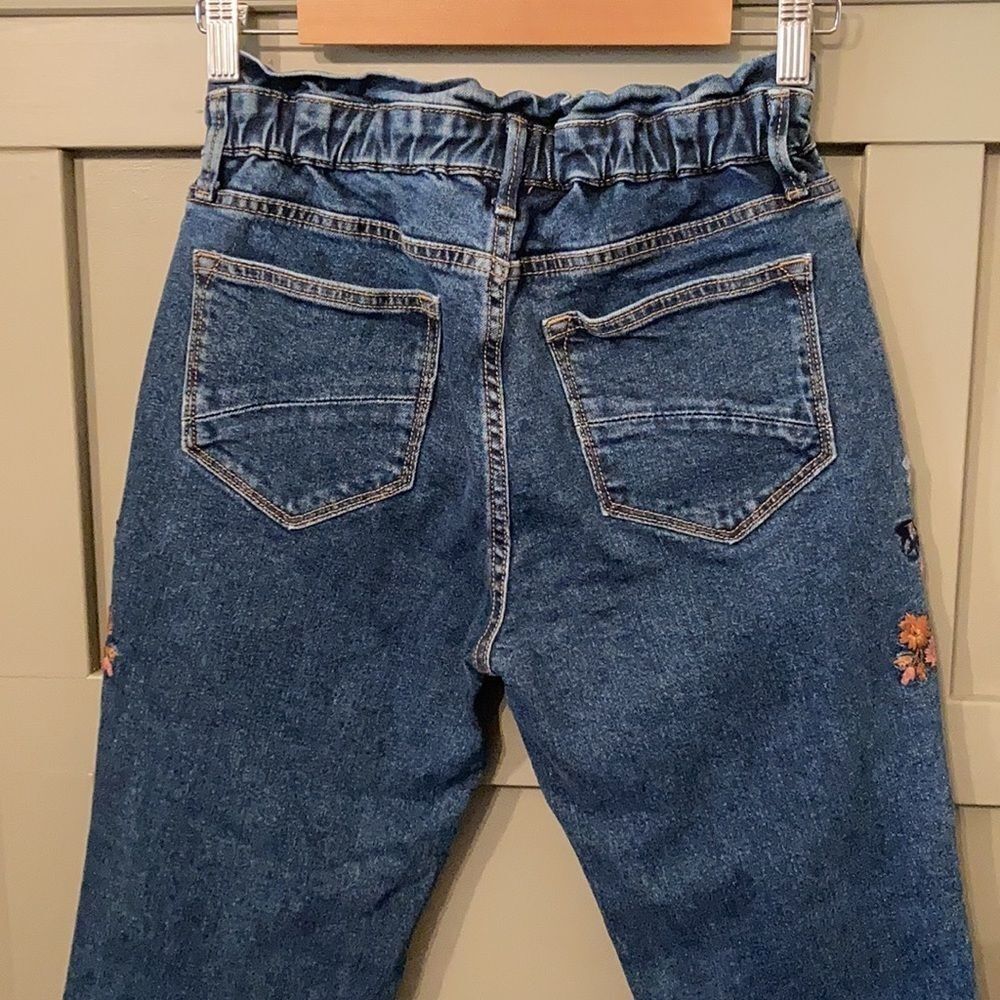 DRIFTWOOD Blue Cropped Ankle Jeans with Floral Embroidery - Picture 12 of 14